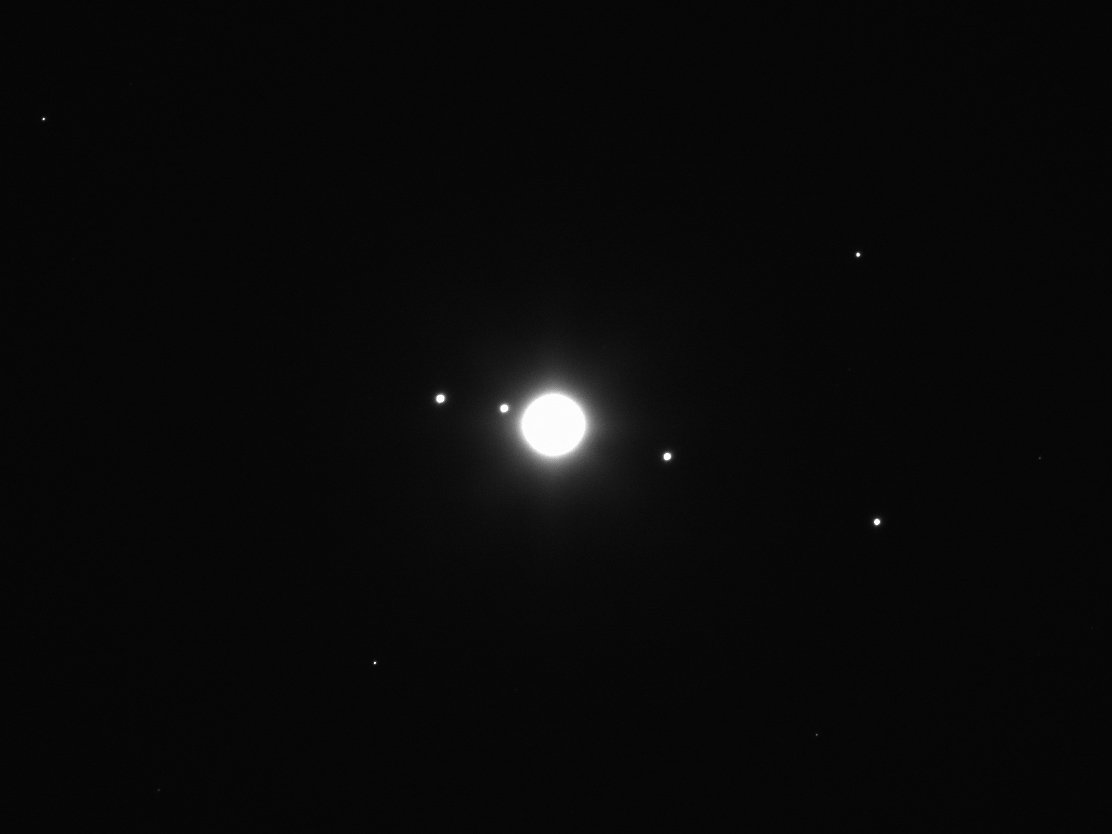 #Jupiter and its moons 🔭 

Waiting for the California Nebula to rise above the horizon, whilst waiting I took a quick glimpse! 

FYI - 430mm Focal Length is like using children's scissors to perform surgery 🤷‍♀️😂 

#Astrophotography