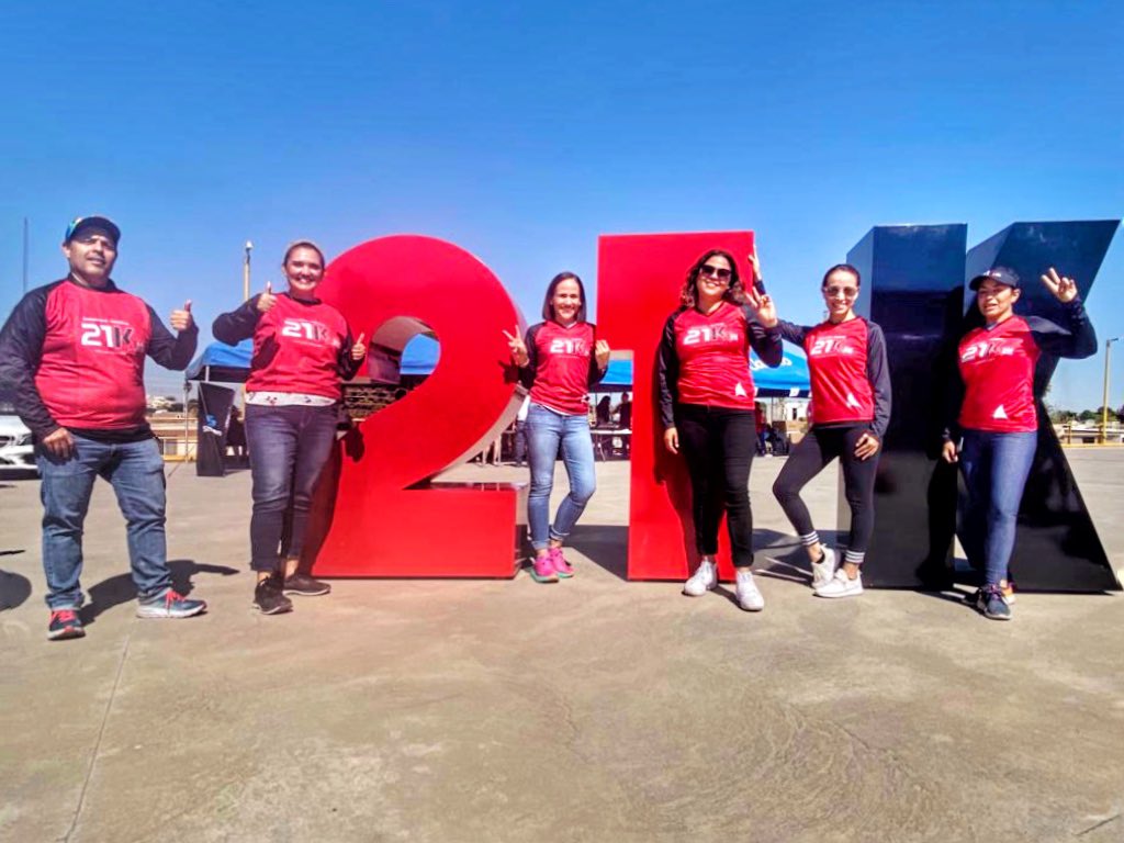 DanielaCarlos's tweet photo. Ya huele a tenis 👟 desgastados!! 
Huele a distancia!! 🏃🏻‍♀️ 
Huele a Medio Maratón #Autopop!! 
#SabadoDeCargaDeCarbs 🍝😋
Rumbo al #MPM22 🤘🏼😎 #YoElegiCorrer #EntreCorredores https://t.co/HyQ7XzhLdN