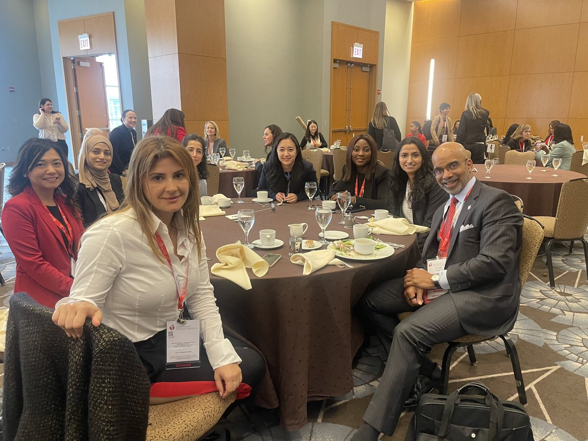 NMHheartdoc's tweet photo. #heforshe #AHA22. So pleased to be in the company  of “Women in Cardiology”. Shoutout to mentorship (&amp; leadership) award winner @Drroxmehran - the force of women in Cardiology makes our relentlessness soar! @American_Heart @HeartNews @HeartBobH @dmljmd @NancyatHeart https://t.co/oFzy2u41Ze