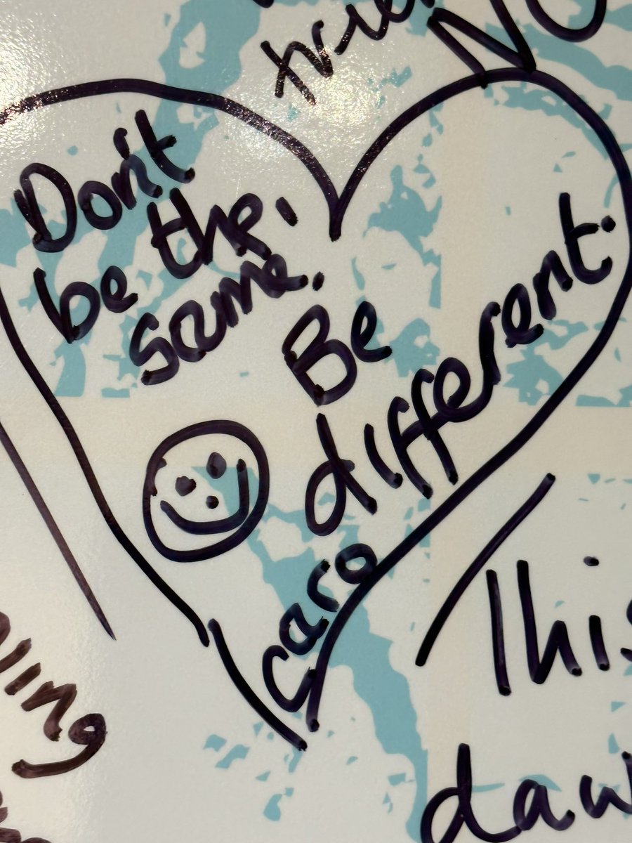 Visible Girls tweet media