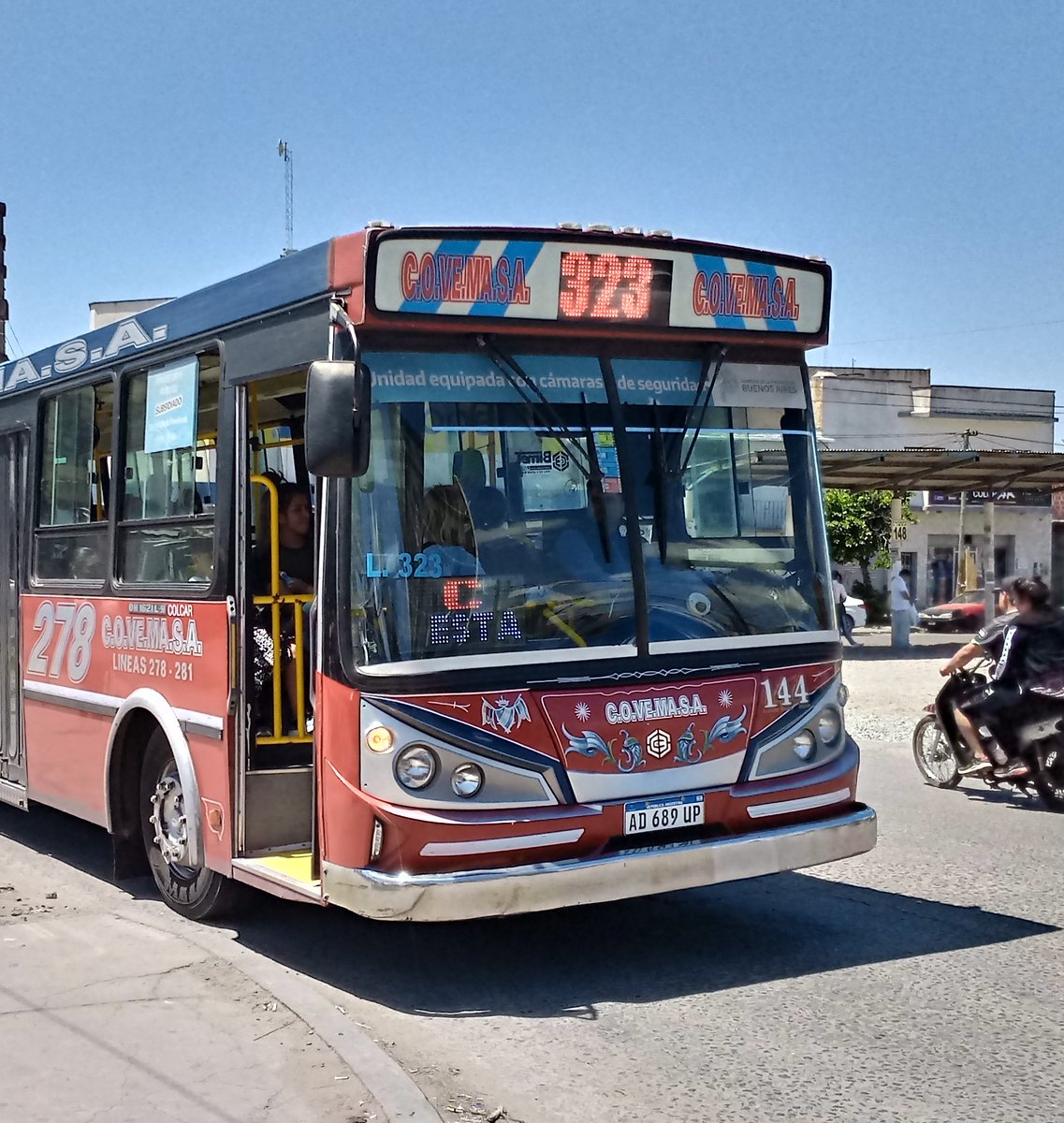CiudadDeBondis's tweet photo. #SabadoDeAportes
NUEVAS (VIEJAS) LINEAS
Desde ayer viernes que el ramal W de la #Linea278 paso a ser #Linea239 y lo mismo sucede con el ramal C de la 278, que pasa a llamarse #Linea323 https://t.co/2xROWUMA9U