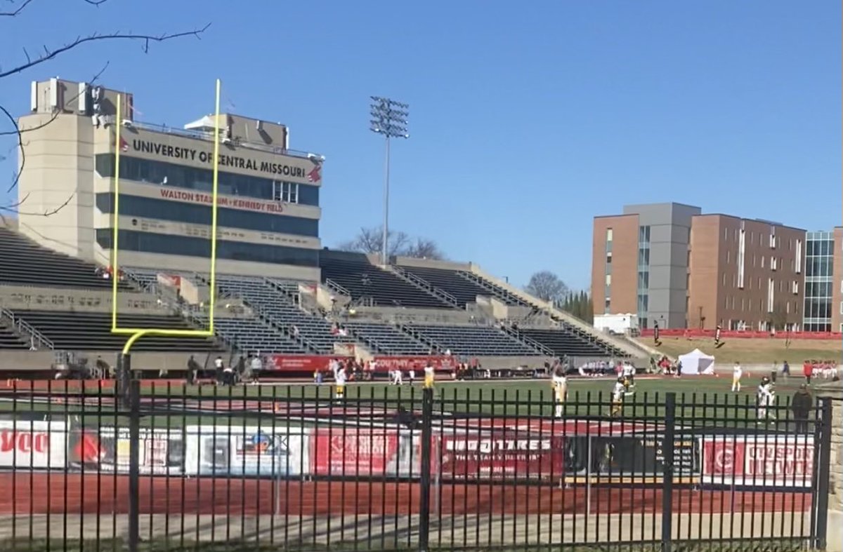 DrakeFaust's tweet photo. Thank you for inviting me down for a gameday visit. @Coach_DChambers @ccpfootballteam @JPRockMO @UCMFootballTeam https://t.co/3cwiJ0yOnr