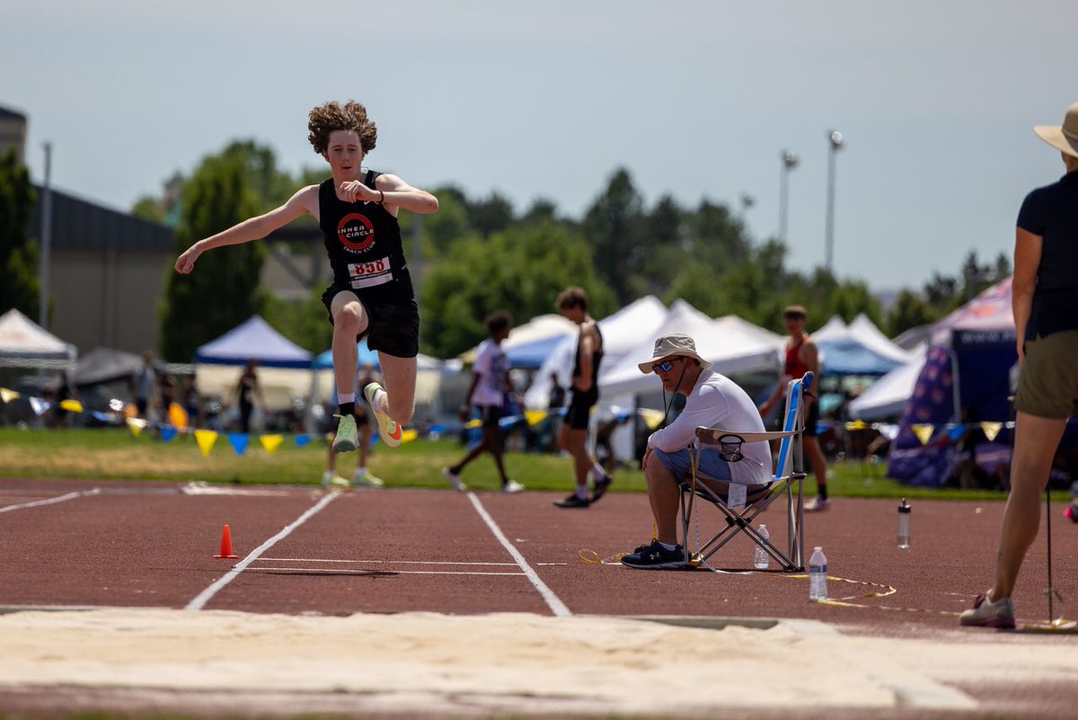JudeCirioli's tweet photo. Pr triple jump from this past summer season (my first season) at @usatf junior Olympics of 39.04ft (11.90m). Can’t wait for this coming season, working hard. https://t.co/Eqw4mSGqSD