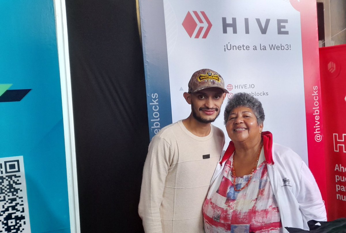 Hoy
En el cierre del máximo evento de las criptomonedas 
#CaracasBlockchainWeek 
#HiveEnLaCBW 
@Yonilkar777