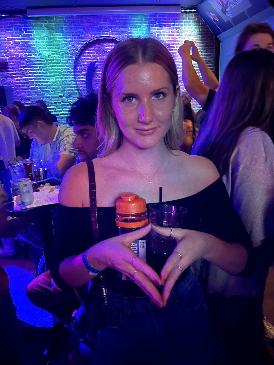 baylitt's tweet photo. #howltv #howlboston https://t.co/vuD7UUHni1