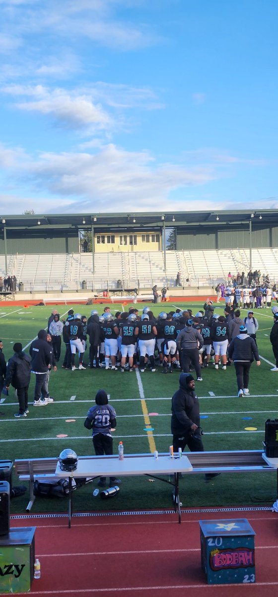 4th &amp; goal from 5yardline Garfield driving. <a href="/SWAY_Football/">SLHS Football</a> up 7-0. STOPPPED!!!! Moving on to the next round of the playoffs <a href="/wiaawa/">WIAA</a> <a href="/BrandonHuffman/">Brandon Huffman</a> <a href="/247recruiting/">247Sports Recruiting</a> <a href="/PrepRedzoneWA/">Prep Redzone Washington</a> <a href="/NWBallers_/">Northwest Ballers</a> <a href="/PrepRedzoneOR/">Prep Redzone Oregon</a>