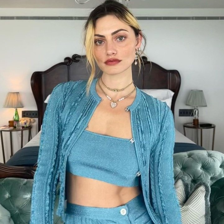 phoebethinker's tweet photo. hi, i love u https://t.co/12z9rNtgZO