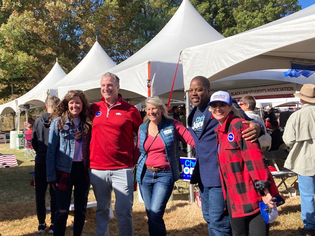 AnnaBethforAR's tweet photo. Outcome aside, I was so happy to spend the day with such incredible Democrats from around the state! | #WPS @JonesForAR @kellykrout @JesseGibson4AG @meganforAR #arpx #Election2022 https://t.co/CrvVWjXVDK