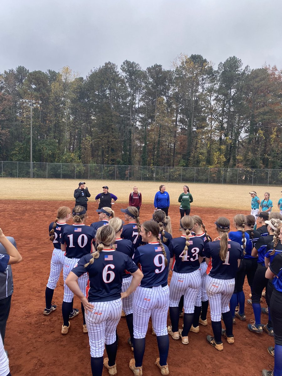 ECBulletsDavis's tweet photo. What a wonderful experience today for our kids at the Young Harris Invitational Showcase. Wonderful clinic by the college coaches. Our girls worked hard and had fun! Thankful! @JessieHomesley @kelseyshodgson @Coach_Hatt @GrizzlyCoachKat @4ever4change @murphydavis17 @Covenant_SB https://t.co/gdRpdqqOGL