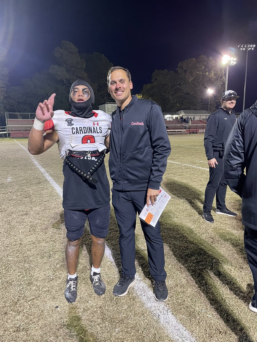 AJReyes2023's tweet photo. If I had to do it over again, I’d pick these guys 💯 Thank you @CoryHelms7251 for believing in me, @PerryOrth10 for trusting me, OJ, @marcusmcgill1 for looking out for me. To my boys, my team, thank you for the ride. 8 out ☮️ https://t.co/dAkT540928