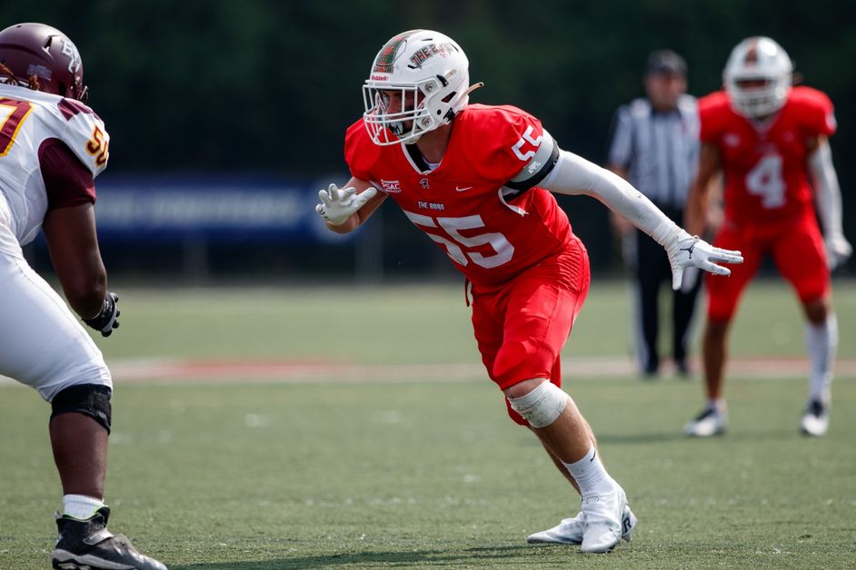 BoroAthletics's tweet photo. The @EdinboroFB team battled No. 10 Slippery Rock to then end but fell 28-21.

📰 https://t.co/VIyeP4o4Bs https://t.co/Pg8iGqcgK9