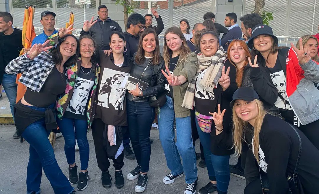 Mirabalmdp's tweet photo. 💜 Mirabal con las pibas, @FerRaverta @mayrasmendoza 

📸 Congreso provincia @BonaerensePJ en #MarDel 

@DescamisadosMdp • @cuesta_mariana • @MarcosGutierrez

#Mirabal
#FeminismoPopular
#PartidoJusticialista https://t.co/vazvzNpXgu
