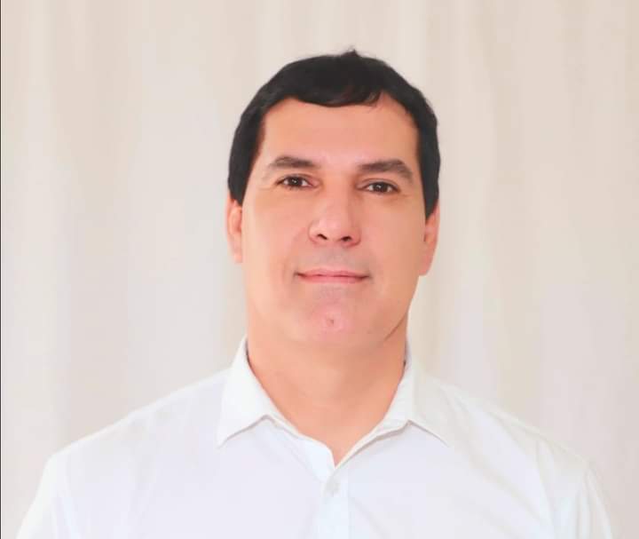 Recibí con tristeza esta terrible noticia. 
Estamos conmovidos por la repentina pérdida del querido Ever Aguayo precandidato de la Concertación en San Pedro. 
Querido Ever que en paz descanses, honraremos tu lucha y tu paso por la vida