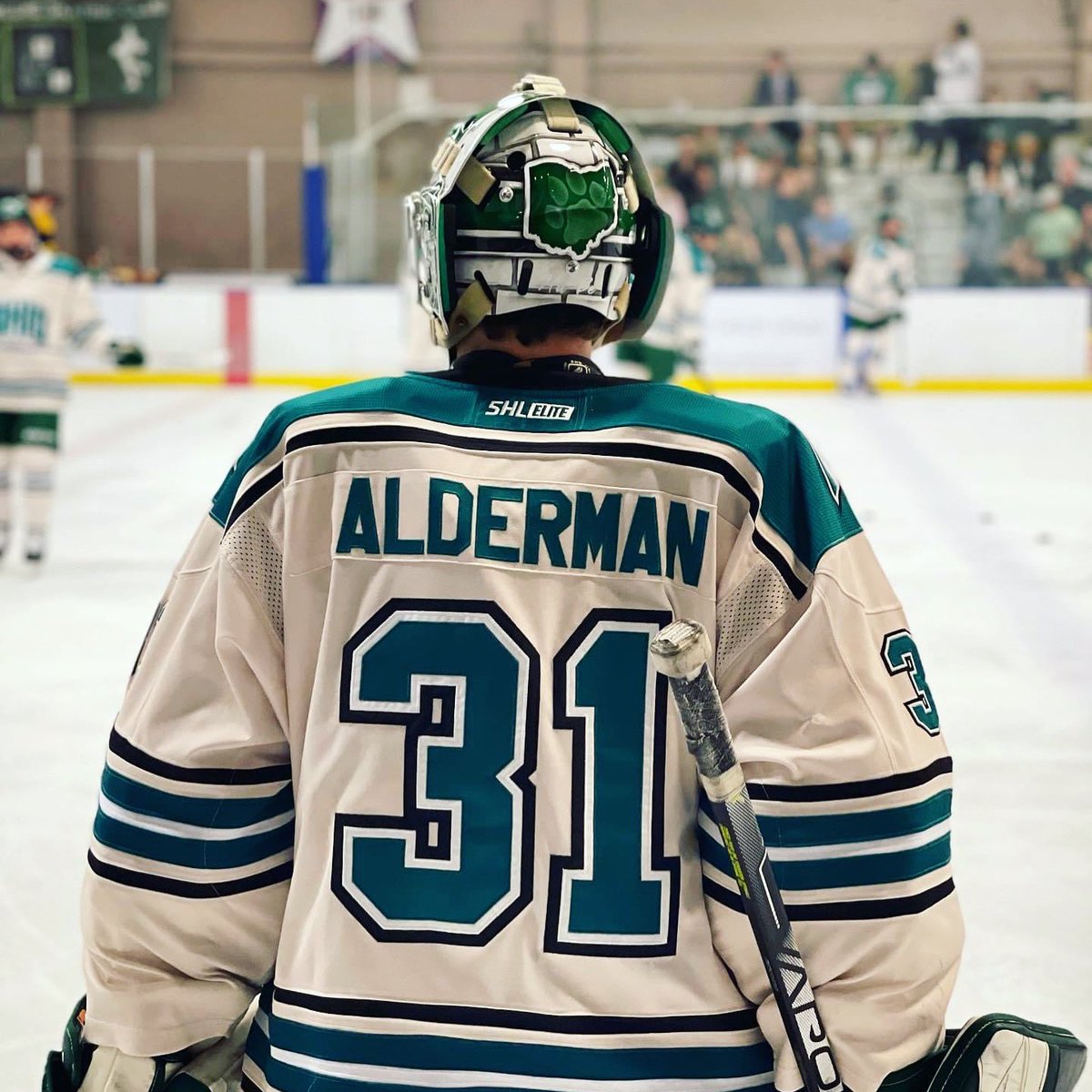 the5HL's tweet photo. 5HL Elite x @614hockey x @bobcatshockey it just doesn’t get old 😍 #rep5HL https://t.co/EZcu1pcFFJ