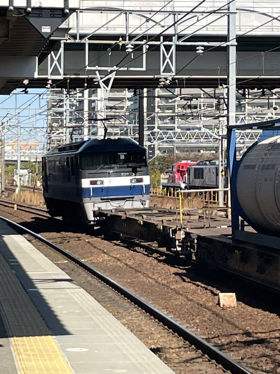 takkin_engine_d's tweet photo. 稲沢、5085レはEF210-337+コキ22Bで定刻にて通過していきました。
#5085レ
#EF210337 https://t.co/jQAmUcWcs1