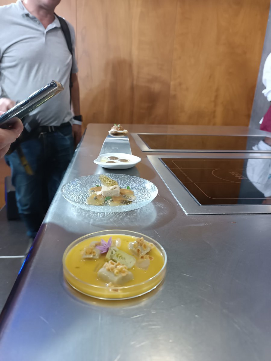 Cookengineer_'s tweet image. Otro homenaje, esta vez de @pabloglacabana a la industria conservera Murciana, gracias y enhorabuena.

#RegiondeMurciaGastronomica22