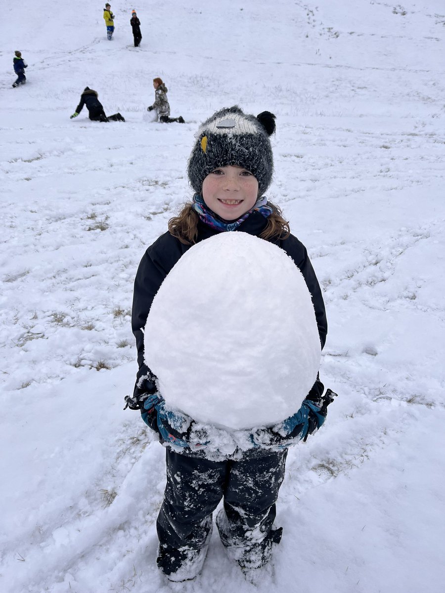 kldavis13's tweet photo. What to do on the first snowfall of the year?  @sd27_cc Drop everything and take learning outside!  Snow much fun - sledding, snowball making contest, and even spelling in the snow. @sd27_cc #takemeoutside #roomtoplay #riskyplay https://t.co/mMCeFSBecg