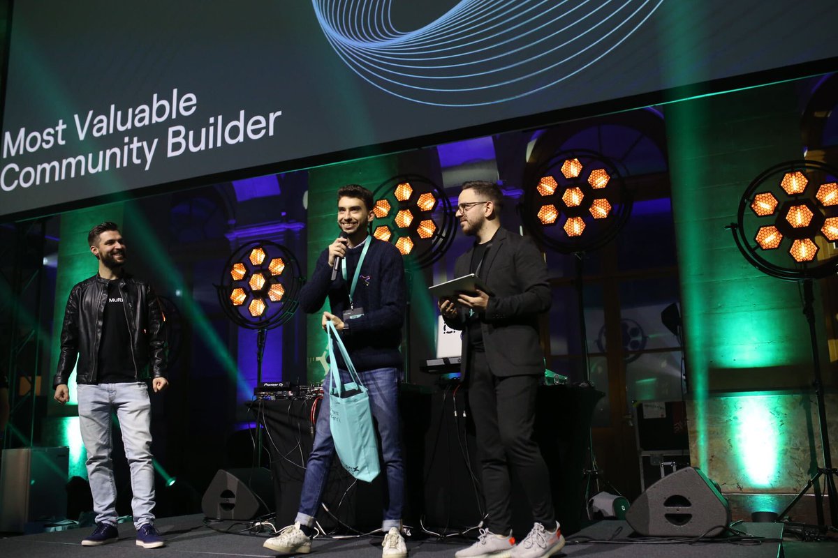 MultiversX's tweet photo. 11/ The winner of the Most Valuable Community Builder Award is @StatescuRazvan https://t.co/sgm4Y3HgDH