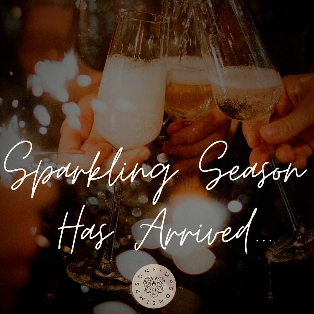 Add some Simpsons’ sparkle to your bonfire night…Our highly-acclaimed English sparkling wines are perfect to toast your winter celebrations and get-togethers with friends and family.
Visit: simpsonswine.com/collections/sh… to discover more or bit.ly/SWE_Bespoke to make your own mix.