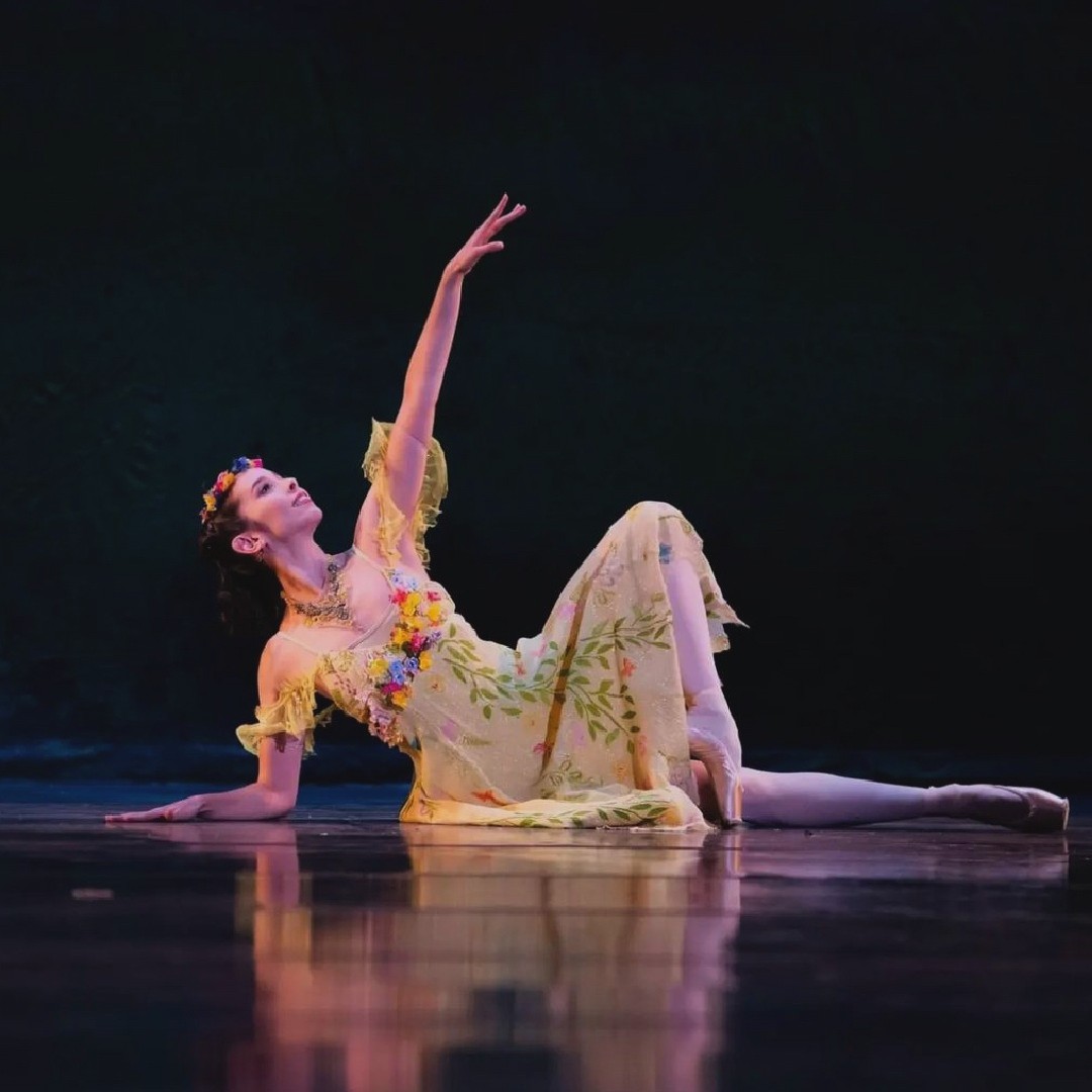 Summer Fairy Saturday with BLOCH Professional Thays Golz

How beautiful is this costume?💐

📸 @arianmsphotographer 

#BLOCH #Ballerina #OnStage