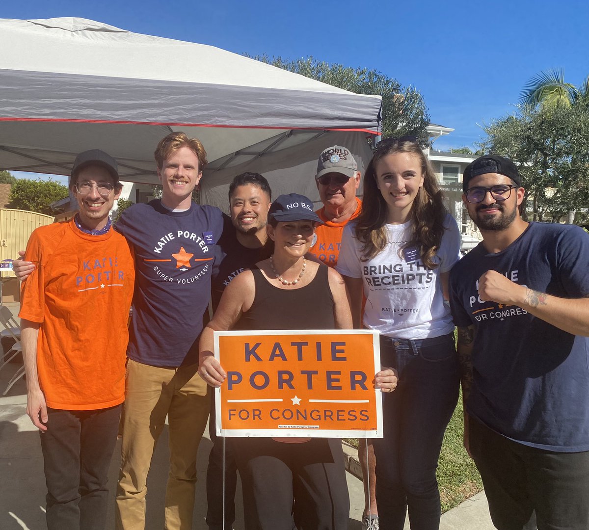 HearMeRoar53881's tweet photo. The amazing Costa Mesa crew!! #teamcostamesa @katieporteroc #portersupporter https://t.co/LQ8JFiZ4Tv