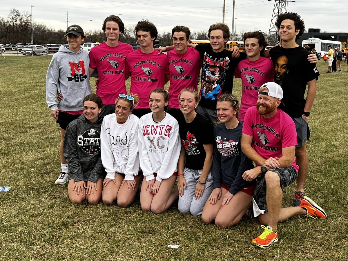 MentorHighXC's tweet photo. Thank you seniors!! @2ndSoleMentor @prayner6 @C_Sklider @_maddiehull @MentorAthletics https://t.co/ArTfZvUYe0