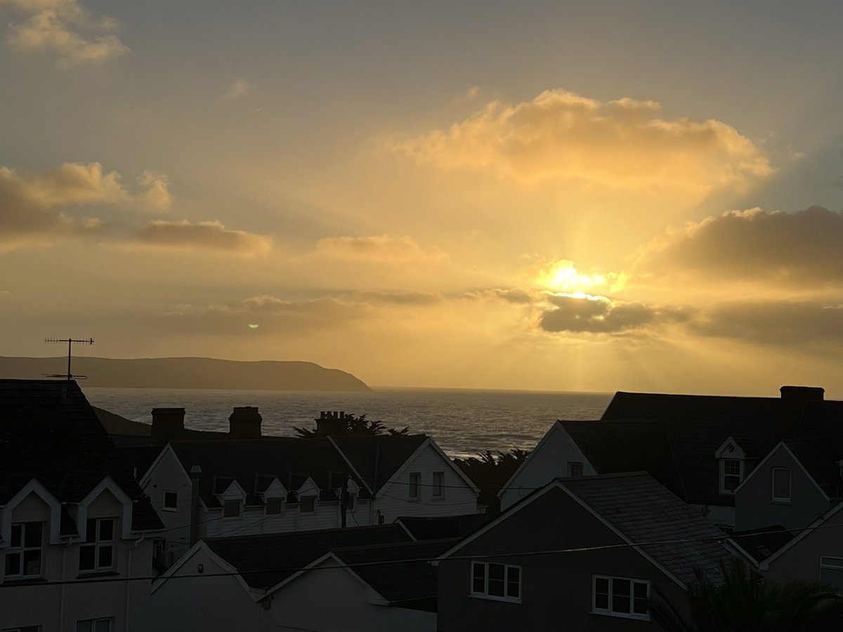 Belle Vue Holiday Apartment tweet media