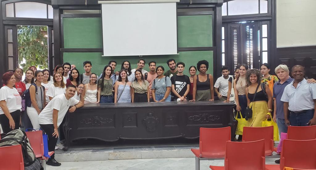 💙 Compartimos fotos de nuestros delegados en el 10mo Congreso de la Federación Estudiantil Universitaria de la @UdeLaHabana 🏛️ ¡Camino al #CentenarioFEU!💪🏽🔥📢😉 @uhcuba