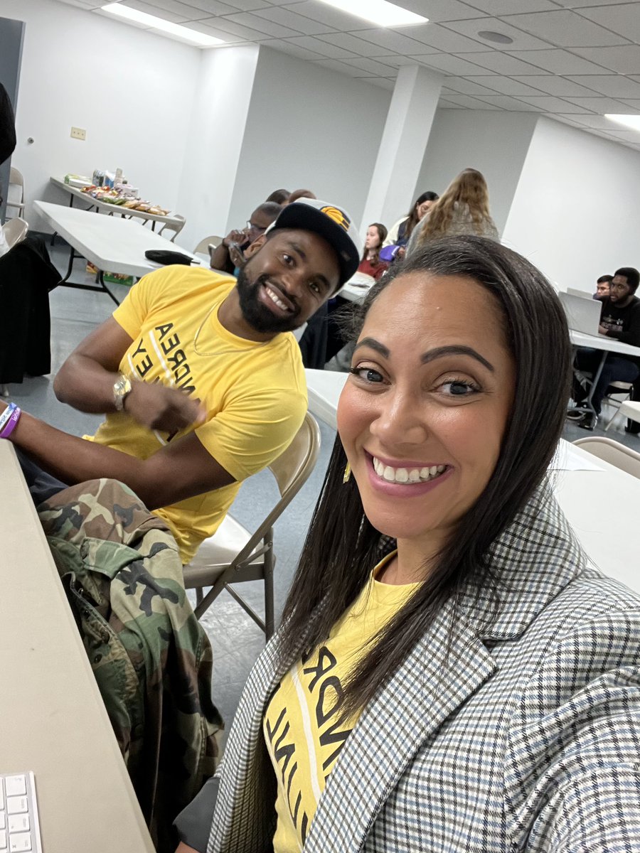 AndreaHunley_IN's tweet photo. ☎️🗳️🚪 #TeamHunley showed up for the DAY OF ACTION 📣 Great company w/ the @INStonewall, @IndianaYoungDem, @MCYD317, @INLatinoDems &amp; the @INDems African American Caucus. Have you made your plan to vote? Make your plan &amp; text 5️⃣ friends to remind them to perform their civic duty! https://t.co/8vabPDIzM6