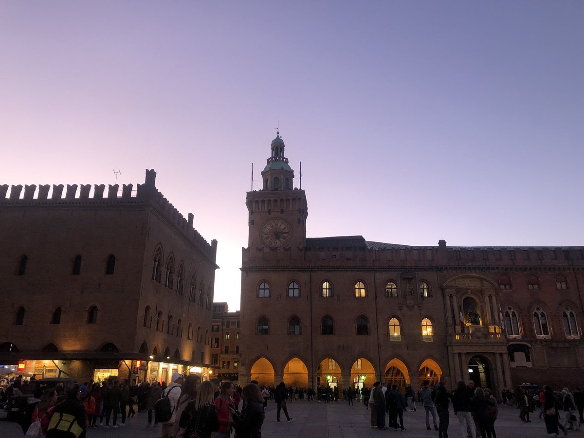 _gandules's tweet photo. Bologna is a mood. #ItalyYouAmazing https://t.co/8esmM9A8X5