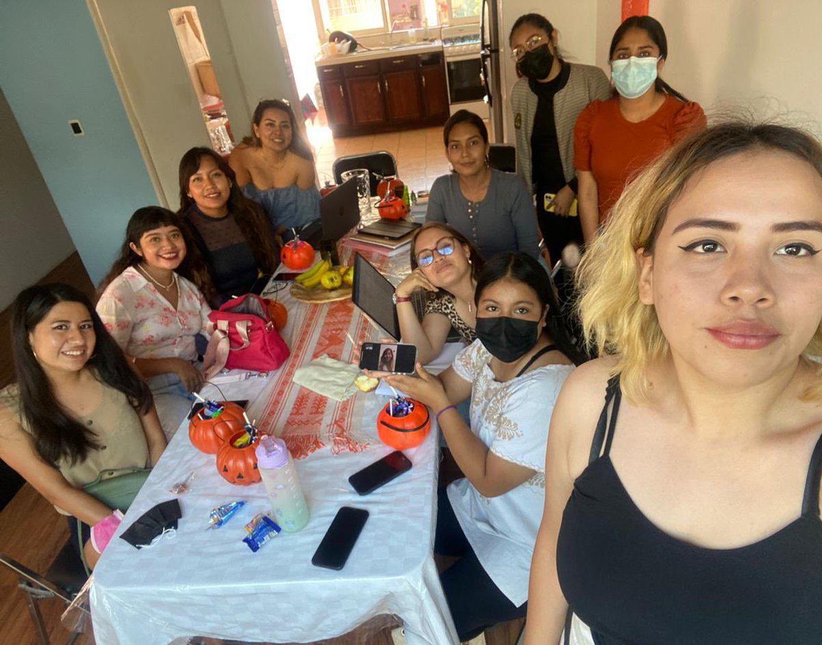 RedRemuvi's tweet photo. ✨💜Muy contentas del desarrollo de nuestra reunión de Planeación de actividades, sin duda los acuerdos fueron fructíferos para el desarrollo del colectivo.
#REMUVI #NiUnaMás https://t.co/ONRqalvOoL
