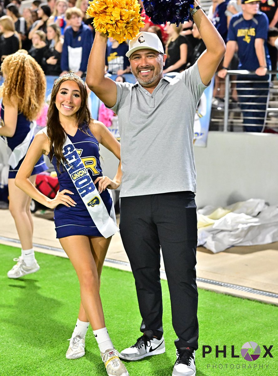vypesideline's tweet photo. We had so much fun at the Cy Ranch #dadsday game !! Check out these awesome photos and more at https://t.co/3lZ2j4MZRJ!!
#sportsphotography #sportsphotographer #maxprepsports #maxprepsphotographer #texasfootball #texashighschoolfootball #highschoolfootball #txhsfb #cyranchcheer https://t.co/Kio9Tec1pN