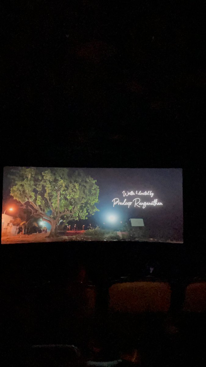 imvarathan's tweet photo. Watched #LoveToday on Sathyam's main screen and the crowd response was fantastic! Such a great story it's well-written, directed, and acted by @pradeeponelife 
@manivaithy (Boomber Uncle) Enjoyed every bit of your screen space.
This movie turns out to be a big commercial success. https://t.co/BbCvAPnfWg