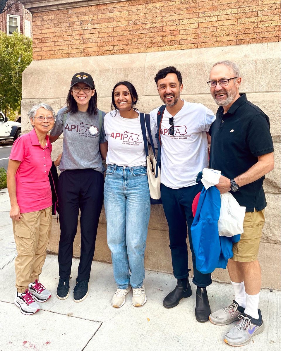 You never know who you’ll bump into knocking doors for <a href="/JoshShapiroPA/">Josh Shapiro</a> and <a href="/JohnFetterman/">John Fetterman</a> with <a href="/apipennsylvania/">Asian Pacific Islander Political Alliance</a> !! ♥️
.
.
.
.
.
#momanddad #knockthosedoors #midterms #vote #gotv #letsgophils