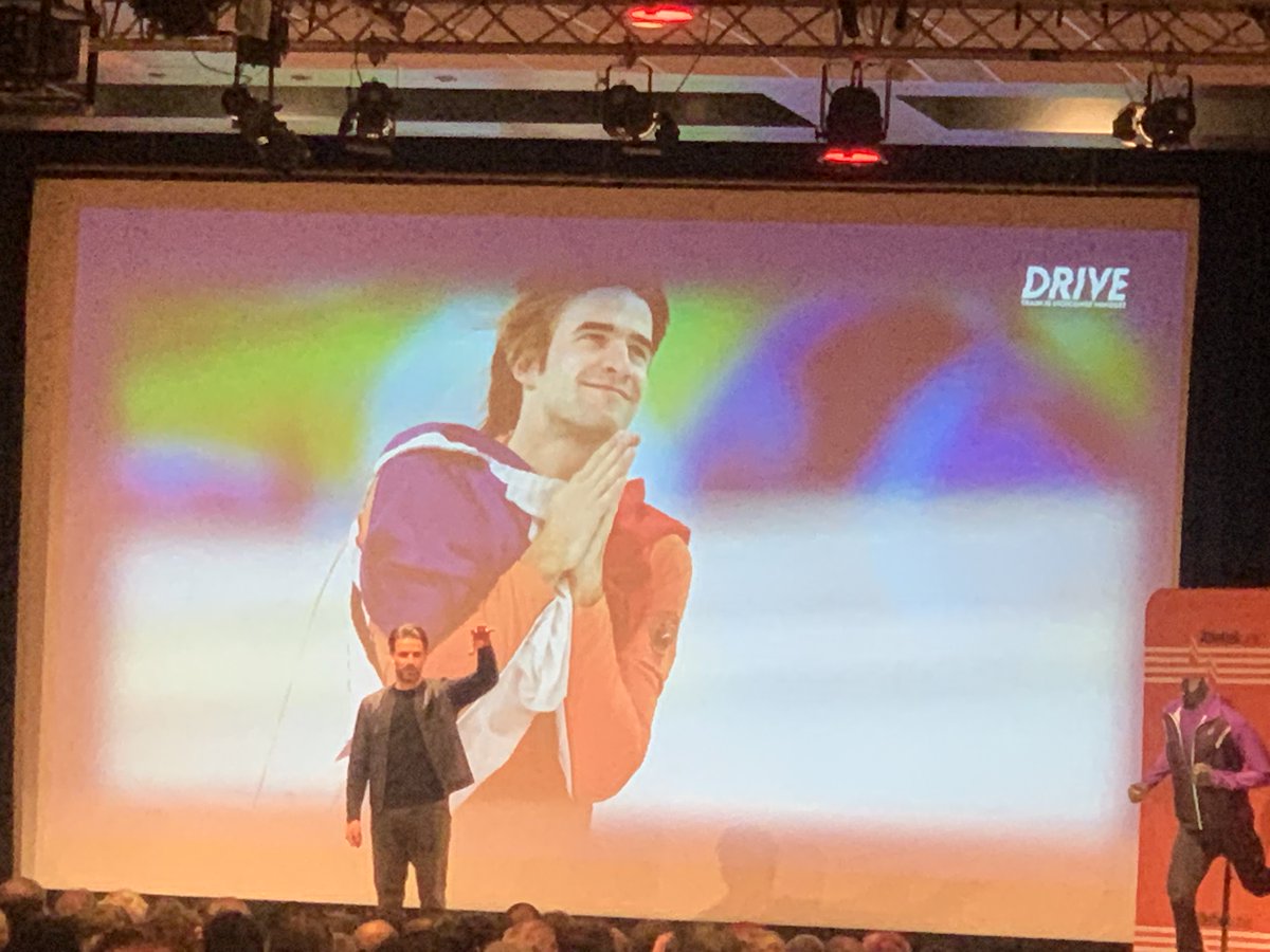 Goed verhaal van Mark Tuitert als opening.
#looptrainersdag # AtletiekUnie #Papendal