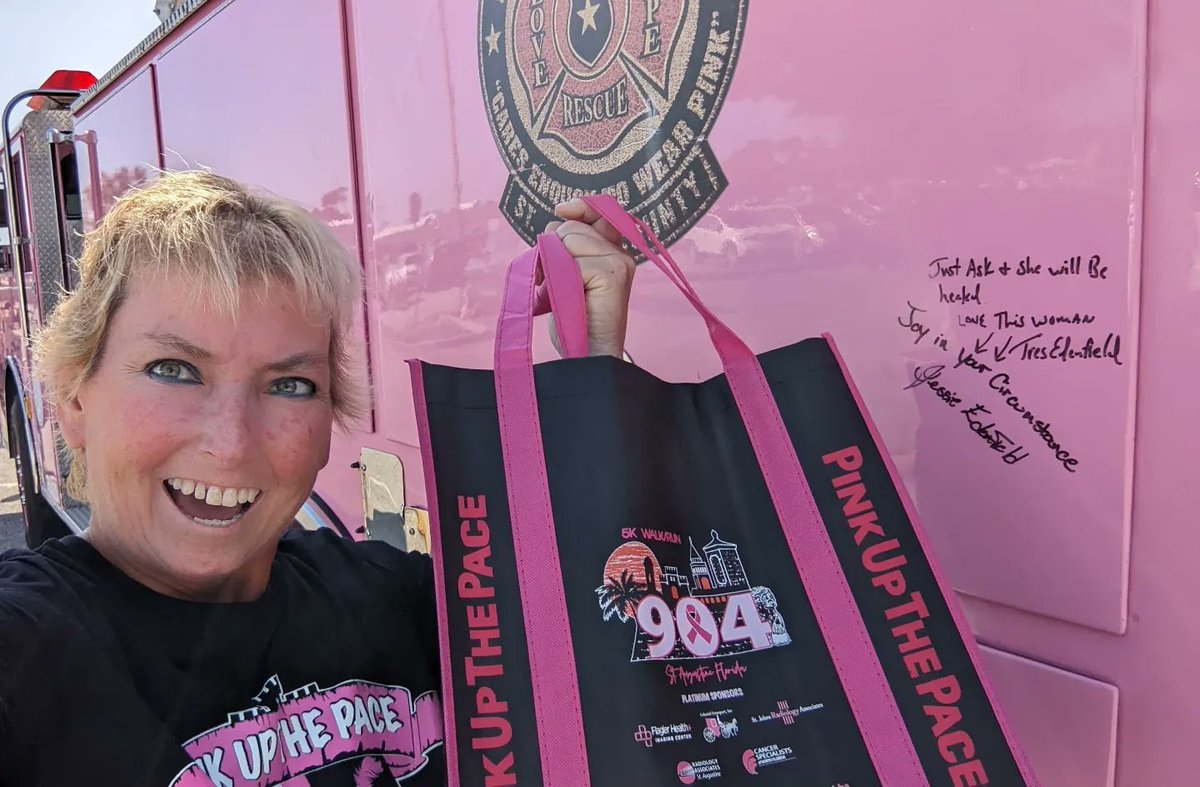 BrewNymph's tweet photo. Comin' at ya tmrw Sunday ➡️ #pinkupthepace #5k #staugustine 🏃♀️🚶🏼♀️🎀 Packet pickup today (my shirt from 2015) 🙂 See ya in the morning! 😍#running #fitness https://t.co/QlcDFV8ejp