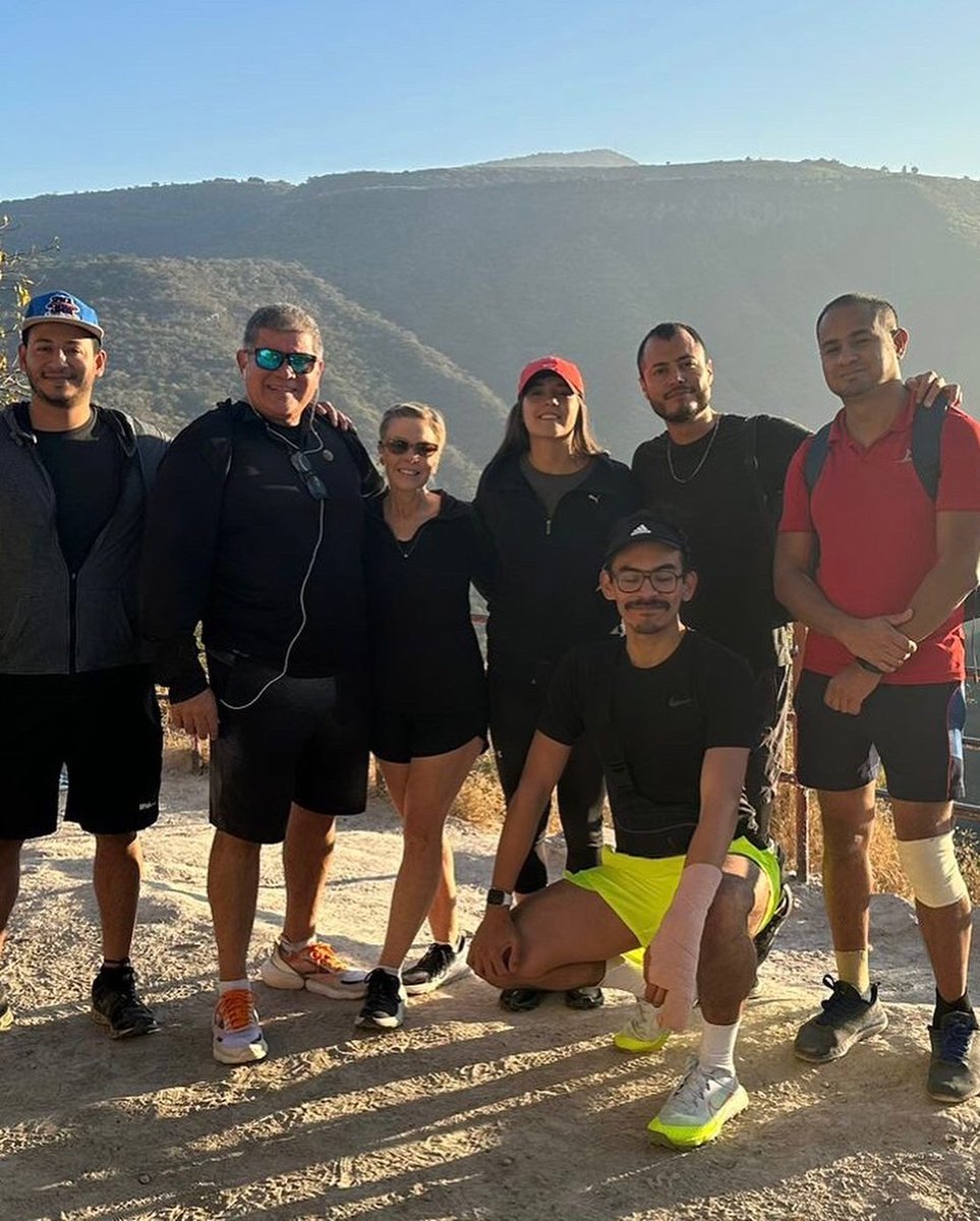 johnny_soliz's tweet photo. Thank you El ADMV @JamieLaferr and the GDL ATThletes @IvanJValentin @Sharonparrah @Jonatha16729666 @JesusLanderosO1 @LUISVEL53762635 for such a great experience today at La Barranca de Huentitán!!! Thank you for keeping us healthy and safe! This is a must see!!! #LifeAtATT ❤️💯🇲🇽 https://t.co/WTnJ4BwuOE