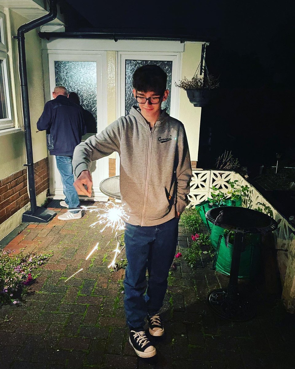 adrianpgibson's tweet photo. Some brief sparklers before we got rained off 💥
#sparklers #bonfirenight #rainedoff #dampsquid #nieceandnephew #family https://t.co/Snltp11qu1