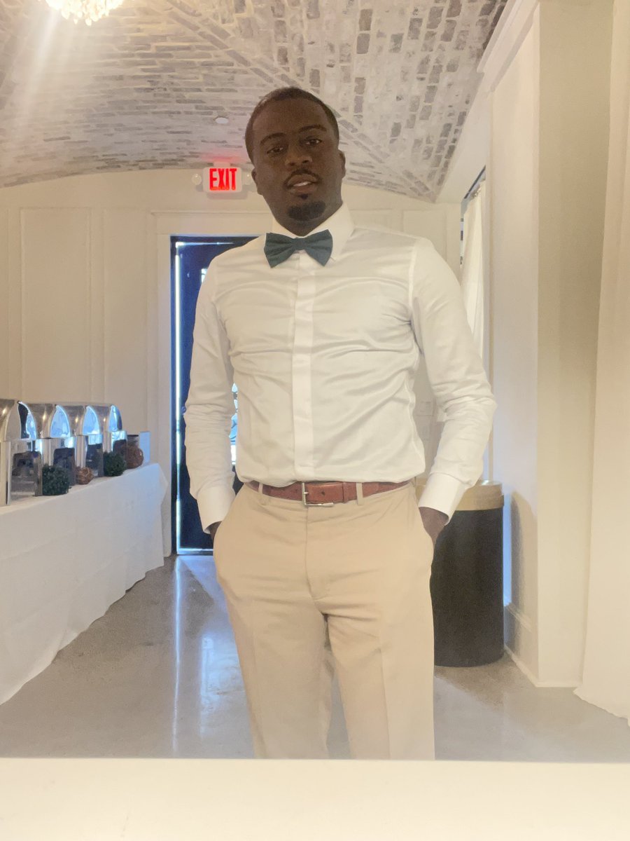 VincentDPhilli's tweet image. A bond 💪🏿#Spring12

Congrats LB on the wedding!