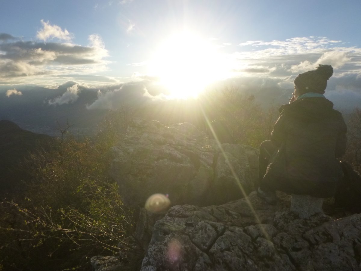 kus_steph's tweet photo. Belle ambiance sur l'arête à Jojo 2/2 #Chartreuse https://t.co/jHAuk4yZA7