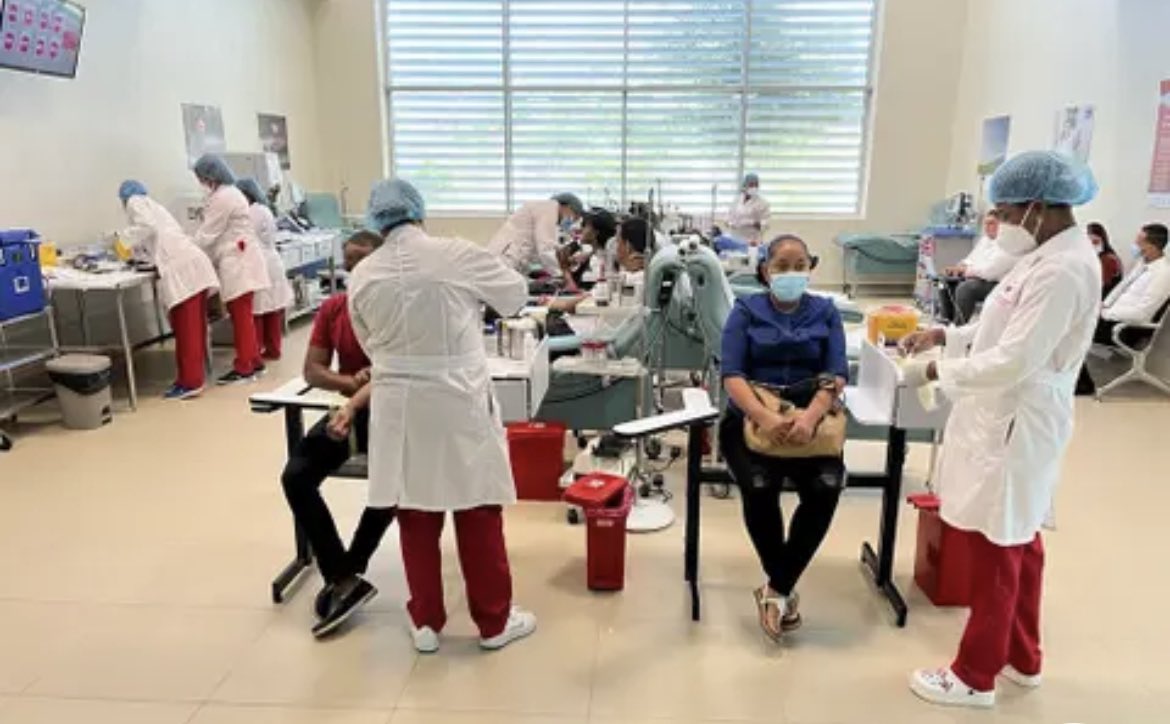 elnuevodiariord's tweet photo. El Hemocentro Nacional del Ministerio de @SaludPublicaRD informa que entregó 5,344 hemocomponentes para atender emergencias médicas de la red de hospitales del Estado a nivel nacional, de un total de 7, 171 producidos.

#ElNuevoDiarioRD https://t.co/VlIttgatOq