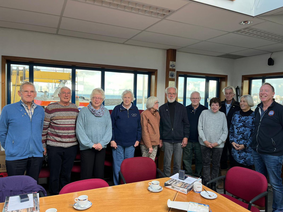Trots op onze trouwe donateurs , 50 en 60 jaar lid van de KNRM. Zonder hun kunnen wij niet redden.#knrm  #zeilen #omropfryslan #waddenzee