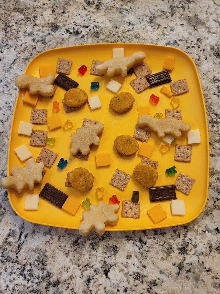 KBpoet's tweet photo. This momma's grazing tray game is on fleek (is that what the kids are still calling it?)! I call this one "Dinosaurs Invade Gummy Bear City." #gentleparenting #momlife #raisingneurodivergentkiddos #foodie #parentinghacks #dinosaur #momsoftwitter https://t.co/zRe6rAKDf0