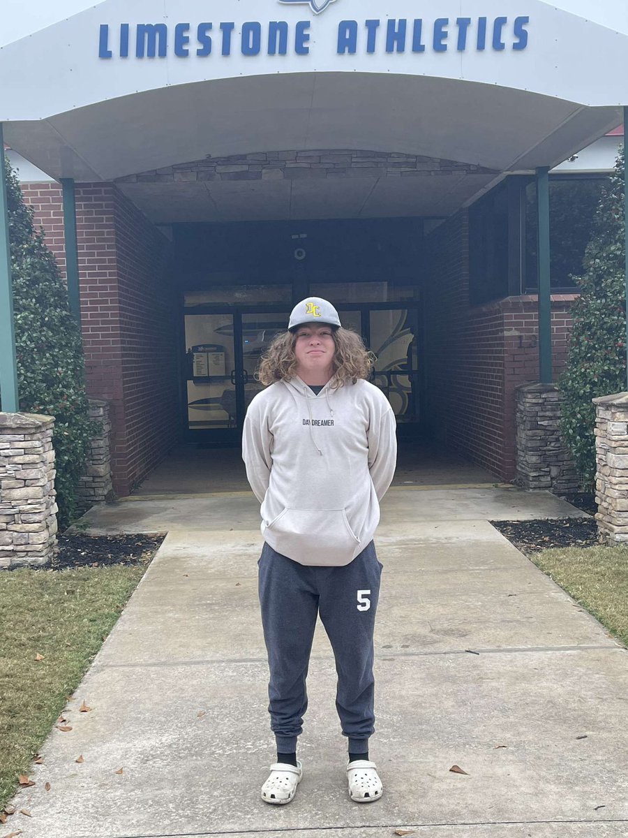 chrishoops22's tweet image. I had a great time @LimestoneSaints Thank you @coachfurrey for having me out it’s a beautiful campus glad we got the dub 💙💛