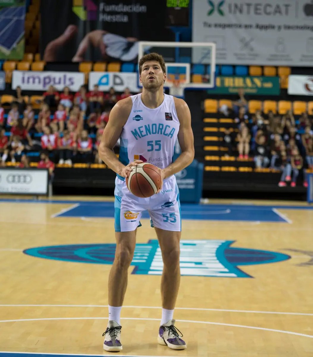 MNKBaloncesto's tweet photo. 👑 SLAVA KRAVTSOV

36 Puntos 
8 Rebotes 
1 Asistencias 
10 Faltas recibidas 
46 Valoración 

🐐 GOAT. https://t.co/1tuDLhcoHd