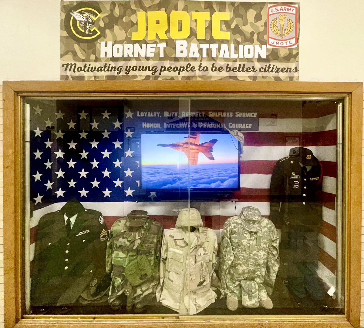Our #cps #jrotc students just set up their display for the special month of November <a href="/ForemanHS/">ForemanHornets</a> to commemorate #Veteransday and I couldn’t be more prouder of the #ForemanPRIDE 🐝