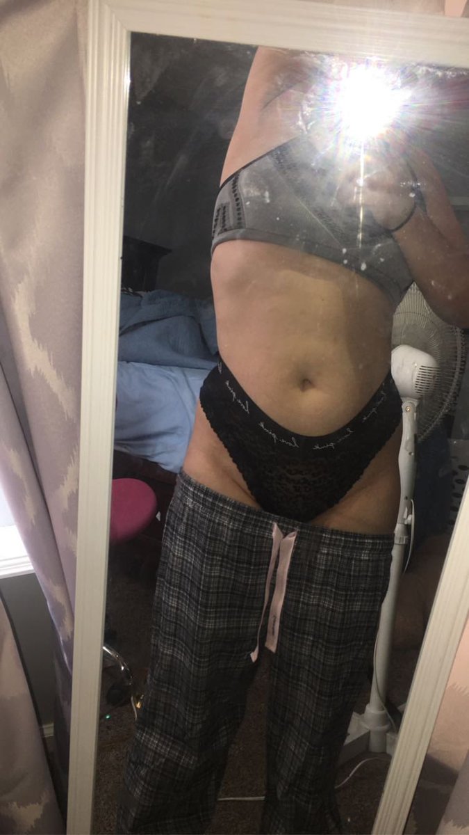 RachelG63515094's tweet photo. Go sub 🥰🥰😘 #onlyfanspromo #onlyfansleaked #onlyfansbabe #onlyfans #onlyfanleak https://t.co/8ckADGGD04