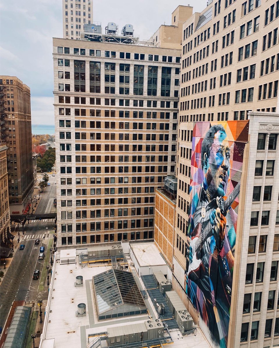 CC AS SEEN IN🌬Chicago! It’s been a fantastic work week in ChiTown amplifying arts, culture, and equity. The biggest takeaway from this week is to always exude joy, #OurJoyIsResistanceToo. 
Next adventure loading ✌🏽✈️💜✊🏽

#Travel #Chicago #TheWindyCity #NaturalHair #CCMercerToo