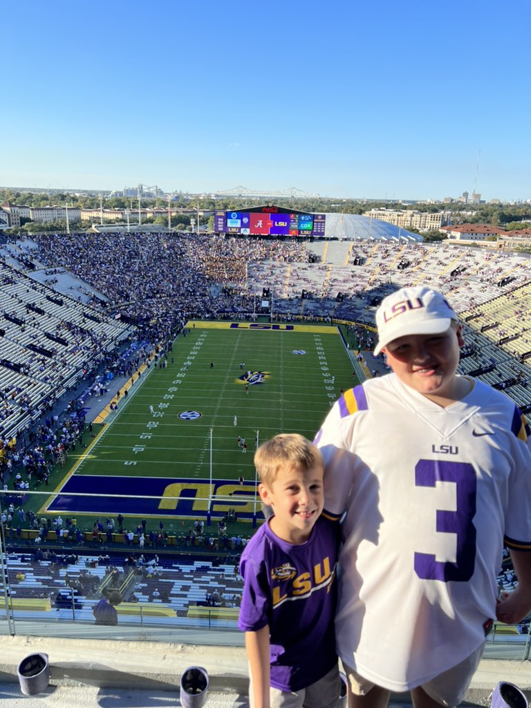 sarahfholt's tweet photo. Let’s Geaux! #lsu https://t.co/9LC4qOnuqt