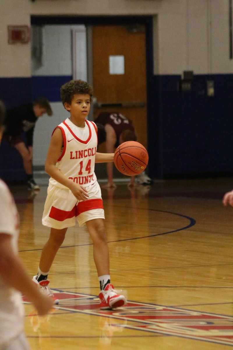 LCMS 🏀 (6th,7th,8th) played in the Mercer Co Panorama today against Rockcastle Co, Garrard Co and Anderson Co. 

8th and 7th swept their opponents. 6th grade fought hard all day! 

📸 Casey Roberts